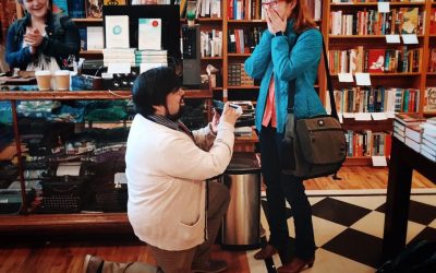 Pedida de mano en una librería: Literati
